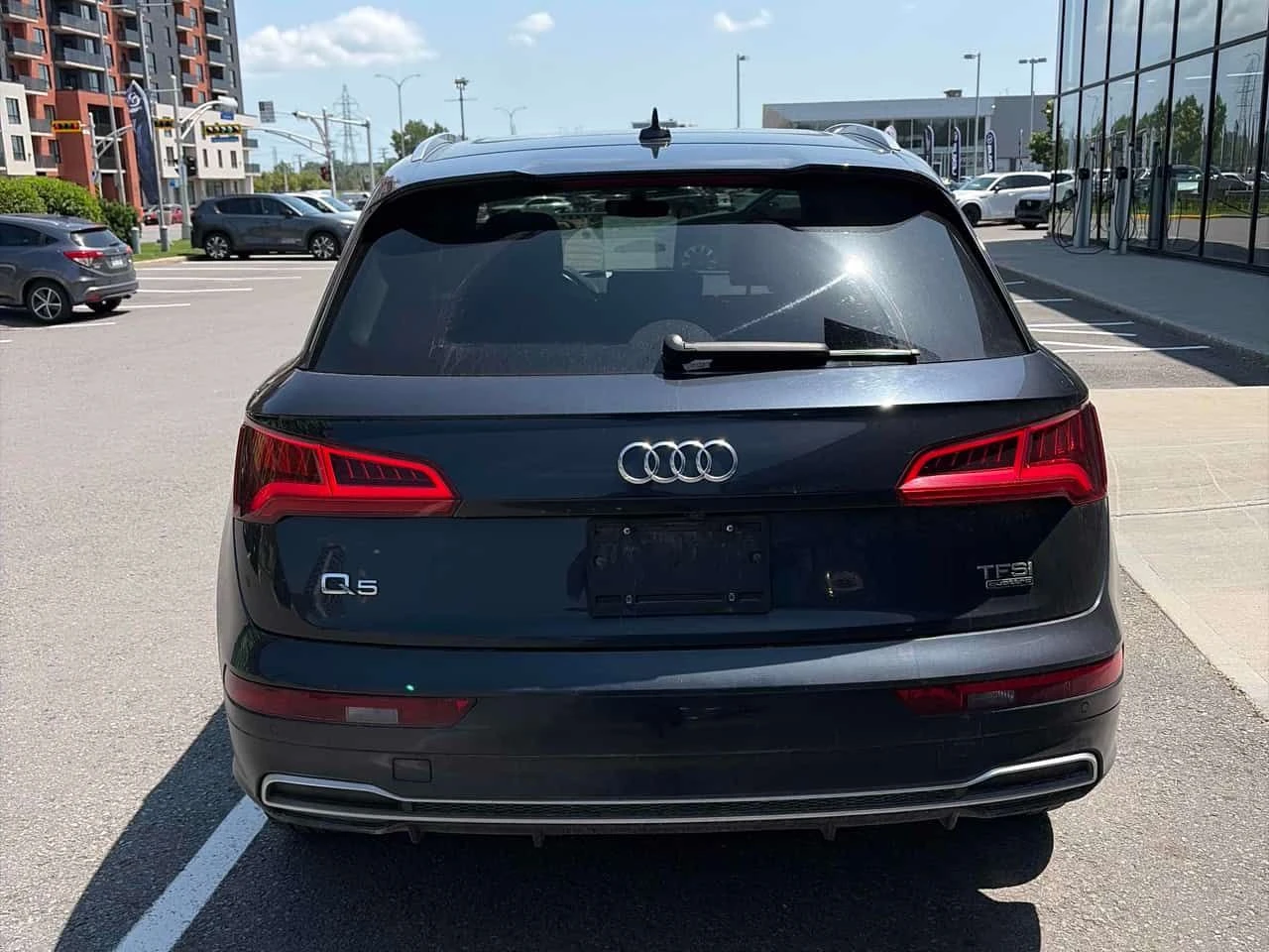 Audi Q5 Technik  CARFAX, снимка 4 - Автомобили и джипове - 55143416