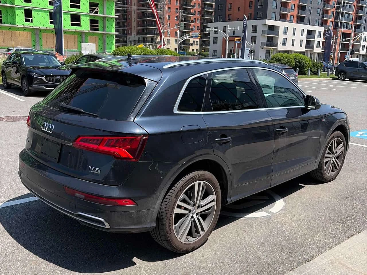 Audi Q5 Technik  CARFAX, снимка 3 - Автомобили и джипове - 55143416