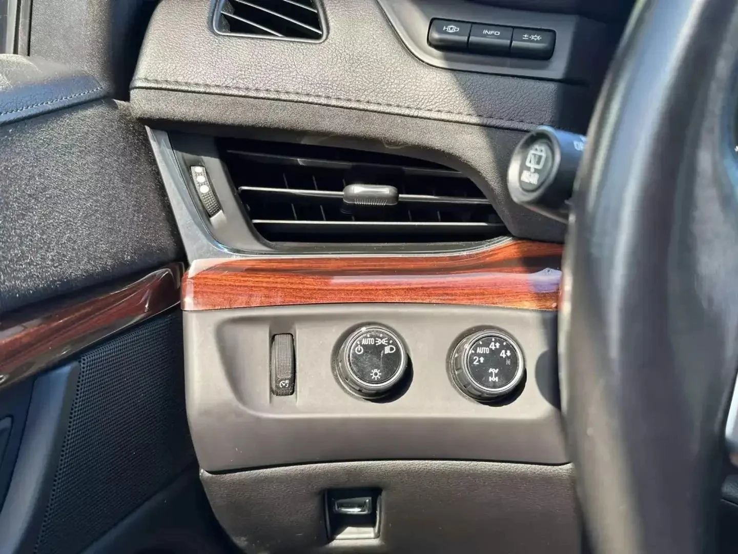 Cadillac Escalade Premium ЦЕНА ДО БЪЛГАРИЯ РЕГИСТРАЦИЯ & АВТОКРЕДИТ, снимка 15 - Автомобили и джипове - 55275160