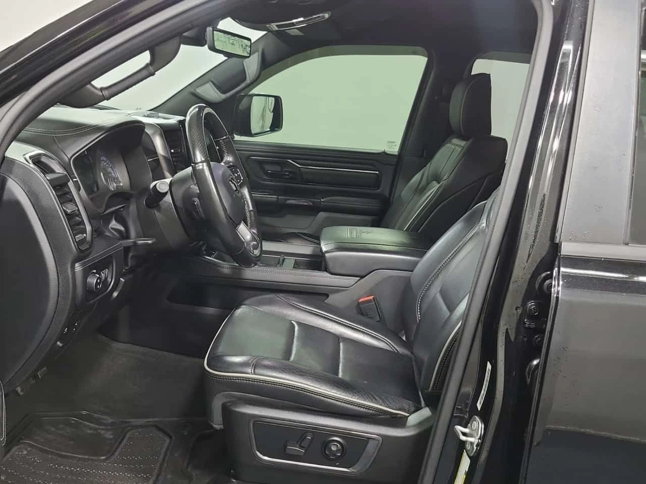 Dodge RAM 1500 * LIMITED CREW CAB SHORT BED * CARFAX * БЕЗ ПЪРВОН, снимка 5 - Автомобили и джипове - 55464341