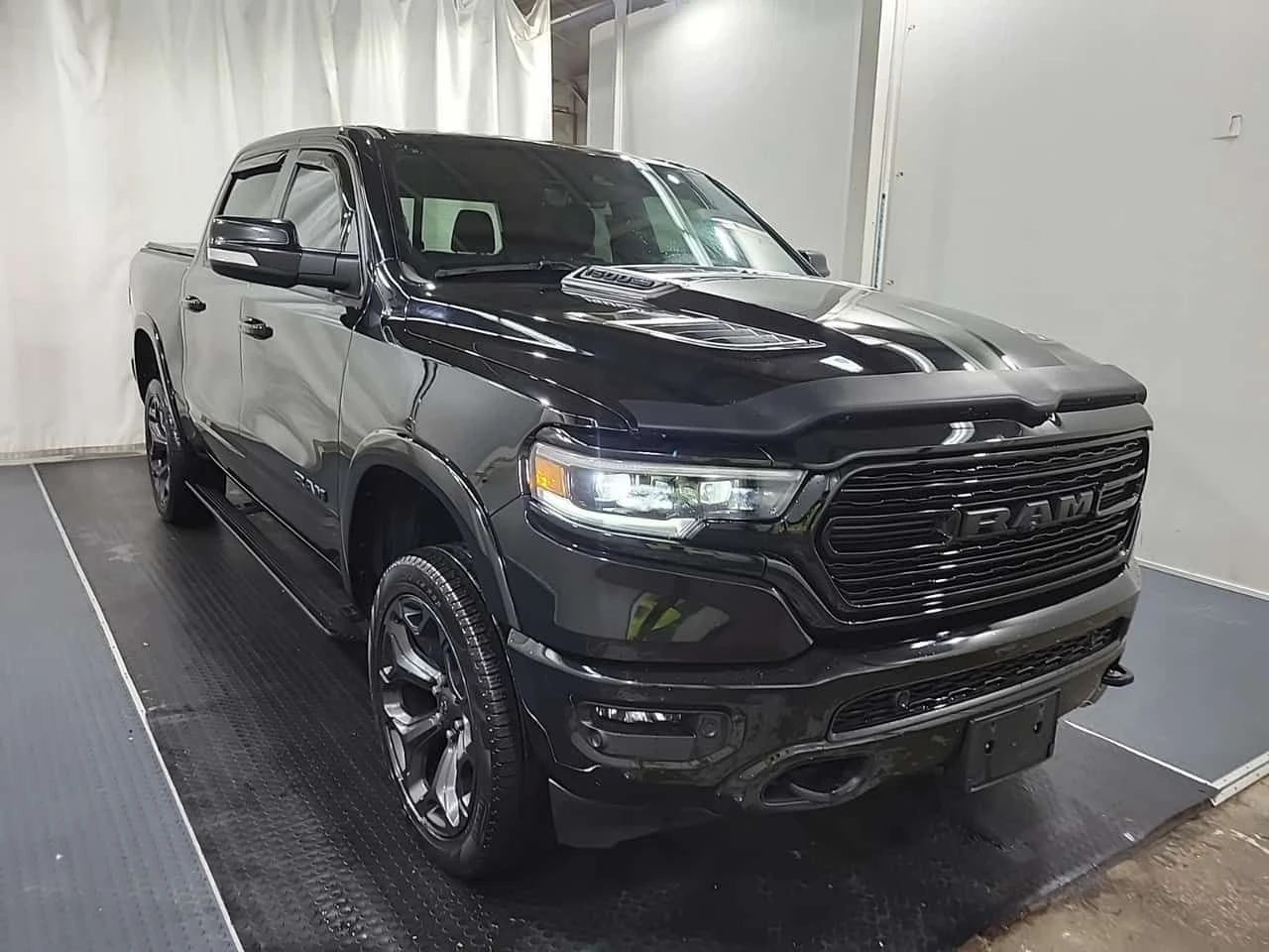 Dodge RAM 1500 * LIMITED CREW CAB SHORT BED * CARFAX * БЕЗ ПЪРВОН, снимка 2 - Автомобили и джипове - 55464341