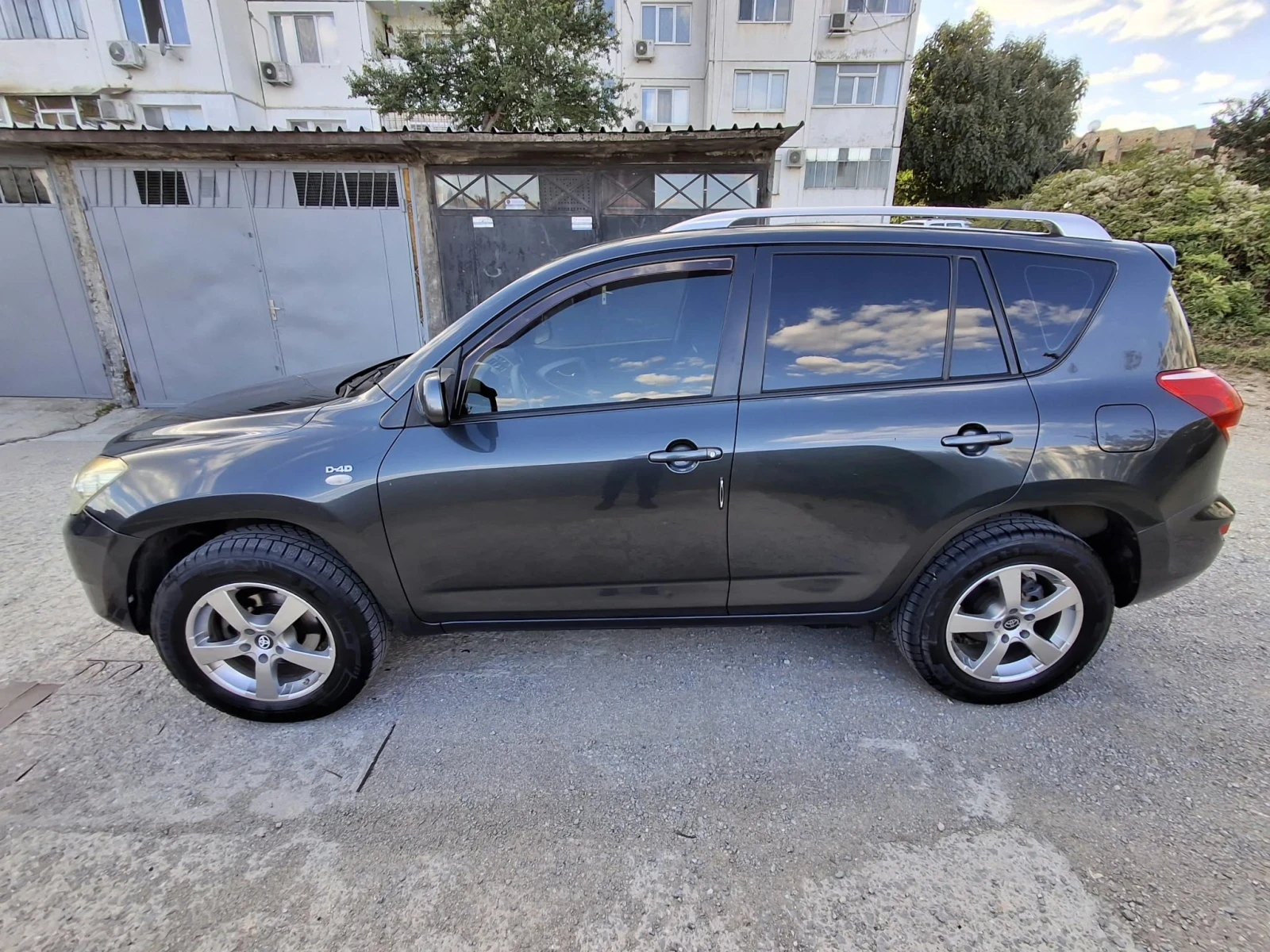 Toyota Rav4 2.2, снимка 2 - Автомобили и джипове - 56330858