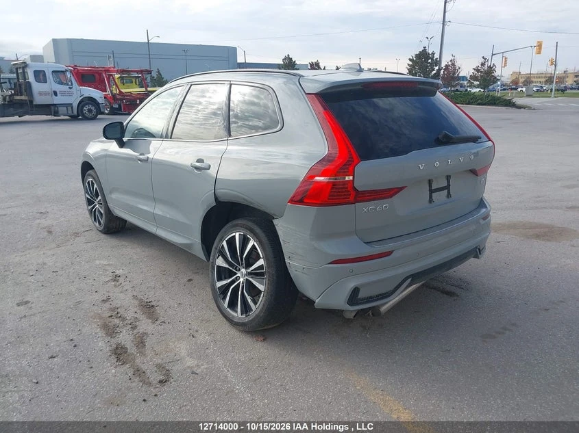 Volvo XC60 2l B5 Plus Dark Theme, снимка 3 - Автомобили и джипове - 56631005