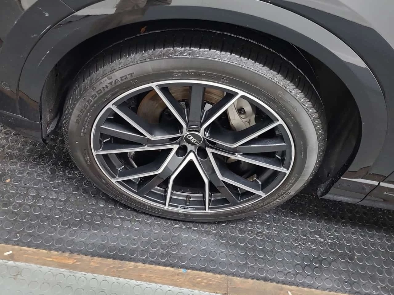 Audi Q8 * 55 Tfsi Quattro Technik * CARFAX * , снимка 4 - Автомобили и джипове - 56655708