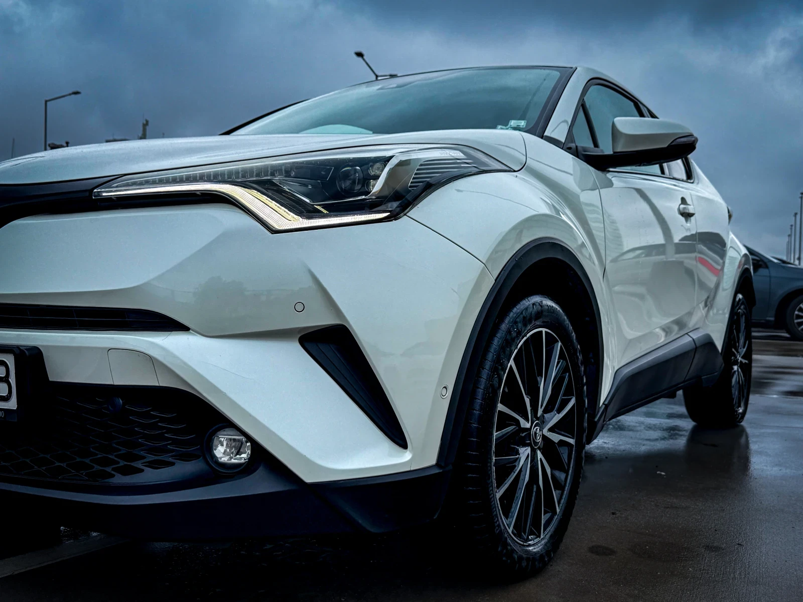 Toyota C-HR, снимка 4 - Автомобили и джипове - 56740864