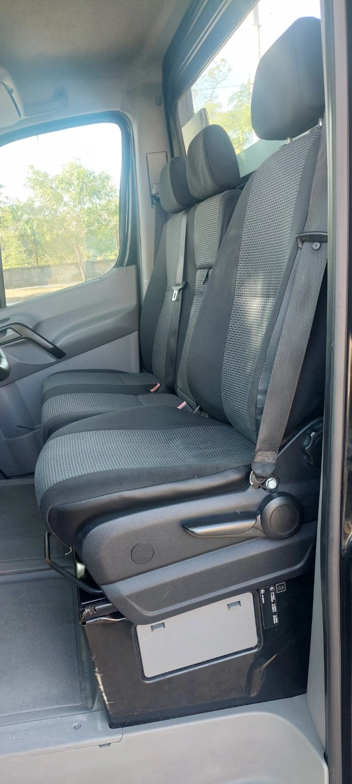 Mercedes-Benz Sprinter 416 2.2 CDI клима уникат, снимка 16 - Бусове и автобуси - 51663113