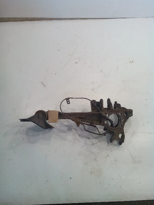 Шенкел за Субару Аутбек (заден десен)