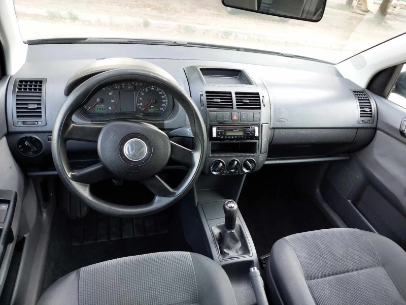 VW Polo 1,4i 80ps KLIMA, снимка 8 - Автомобили и джипове - 41996556