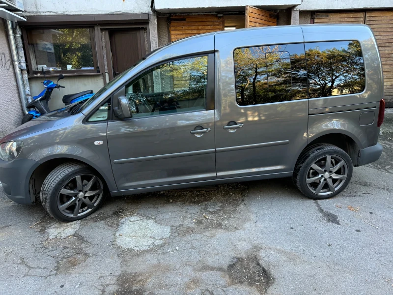 VW Caddy, снимка 3 - Автомобили и джипове - 47606990