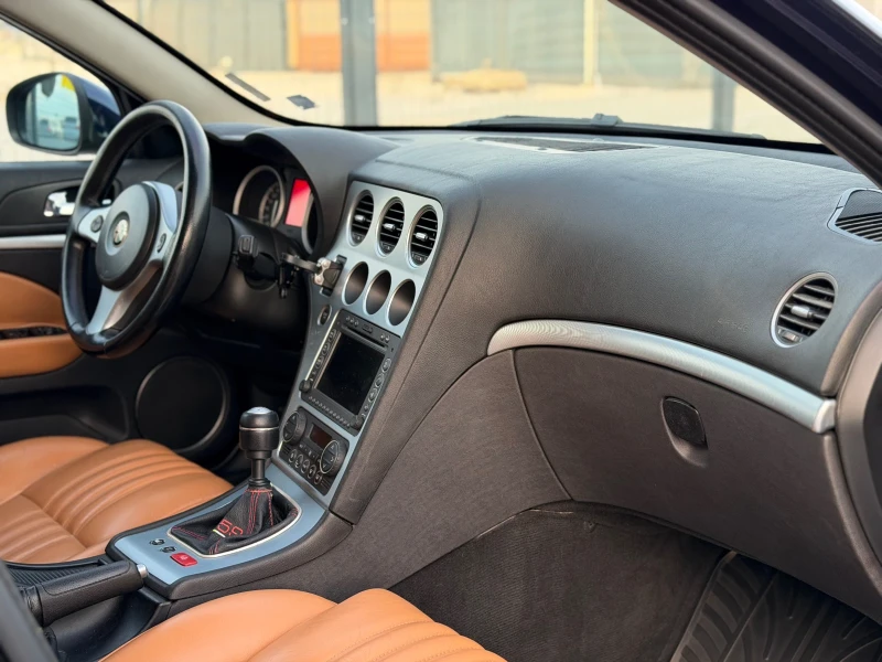 Alfa Romeo 159 sportwagon 2.4 JTDM / КОЖА / НАВИ / , снимка 8 - Автомобили и джипове - 52564770