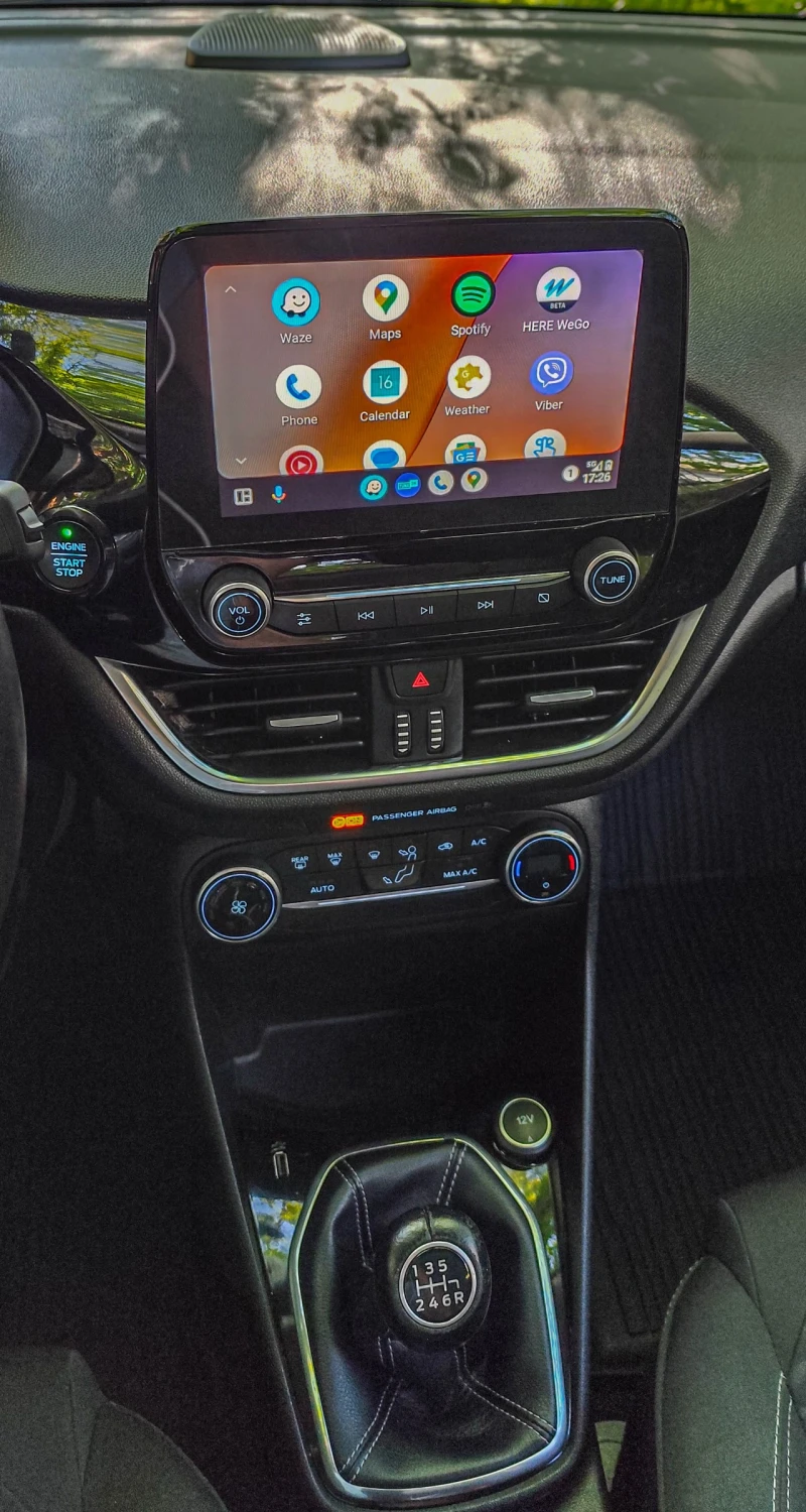 Ford Fiesta 1.0 EcoBoost Titanium, снимка 12 - Автомобили и джипове - 52672105