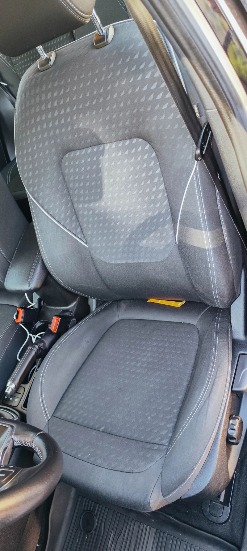 Ford Fiesta 1.0 EcoBoost Titanium, снимка 13 - Автомобили и джипове - 52672105