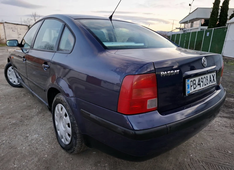 VW Passat 1.6 Газ Клима, снимка 8 - Автомобили и джипове - 53237851