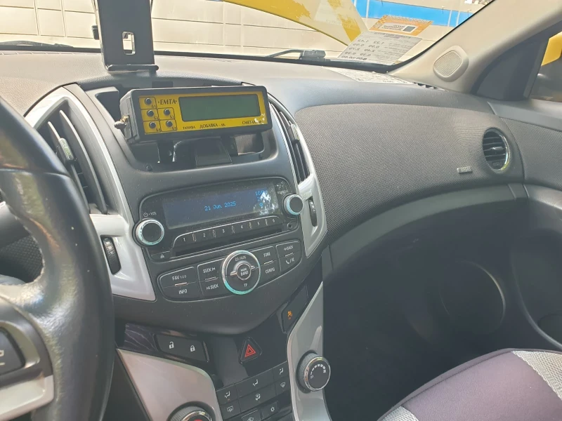 Chevrolet Cruze, снимка 10 - Автомобили и джипове - 53470228