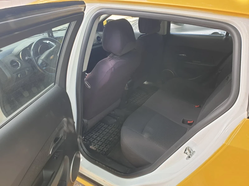 Chevrolet Cruze, снимка 8 - Автомобили и джипове - 53470228