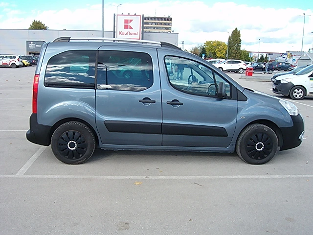 Citroen Berlingo 1, 6 109кс - изображение 7