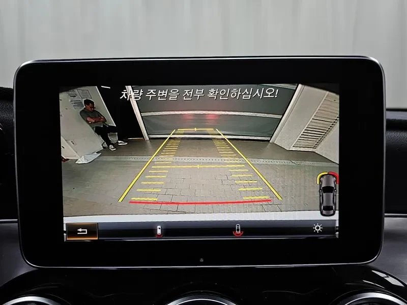 Mercedes-Benz C 200 Avantgarde, снимка 13 - Автомобили и джипове - 53072847