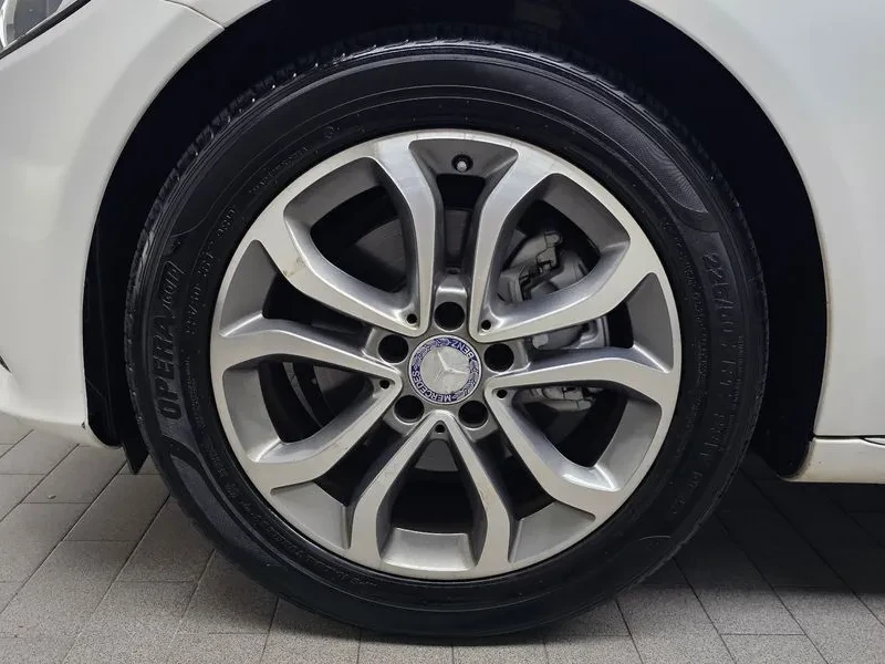 Mercedes-Benz C 200 Avantgarde, снимка 6 - Автомобили и джипове - 53072847