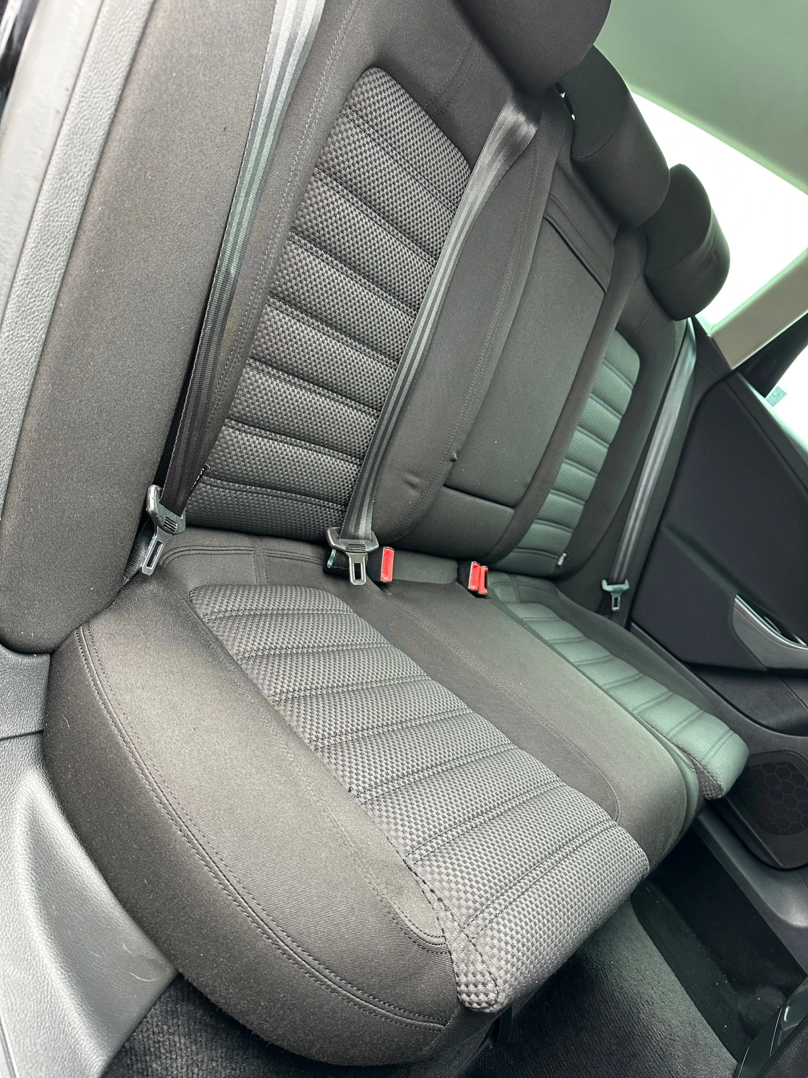VW Passat 2.0 TDI АВТОМАТ | Mobile.bg — изображение 12