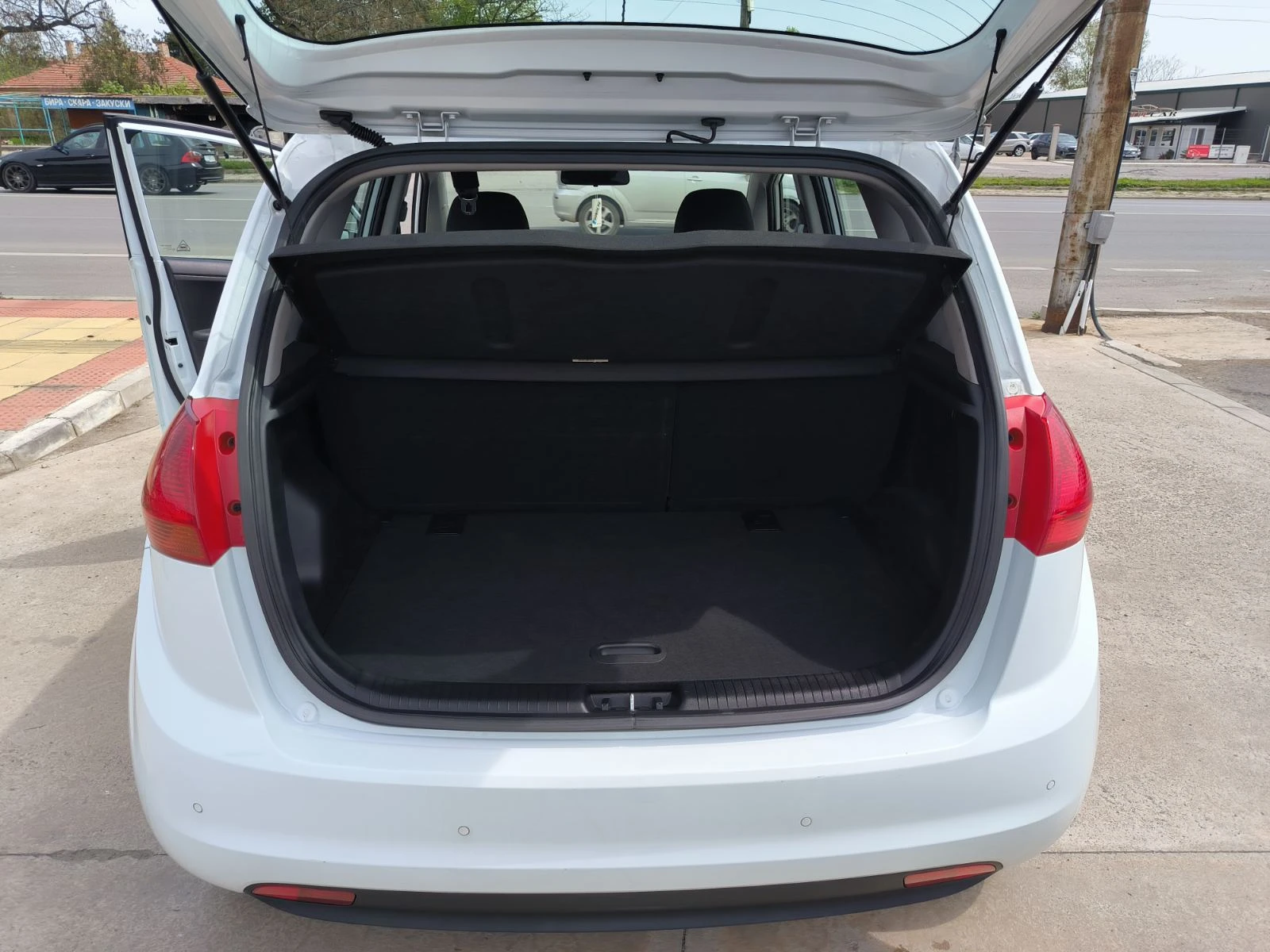 Kia Venga 1.4d-40.000km-Euro-6B-6sk | Mobile.bg   11