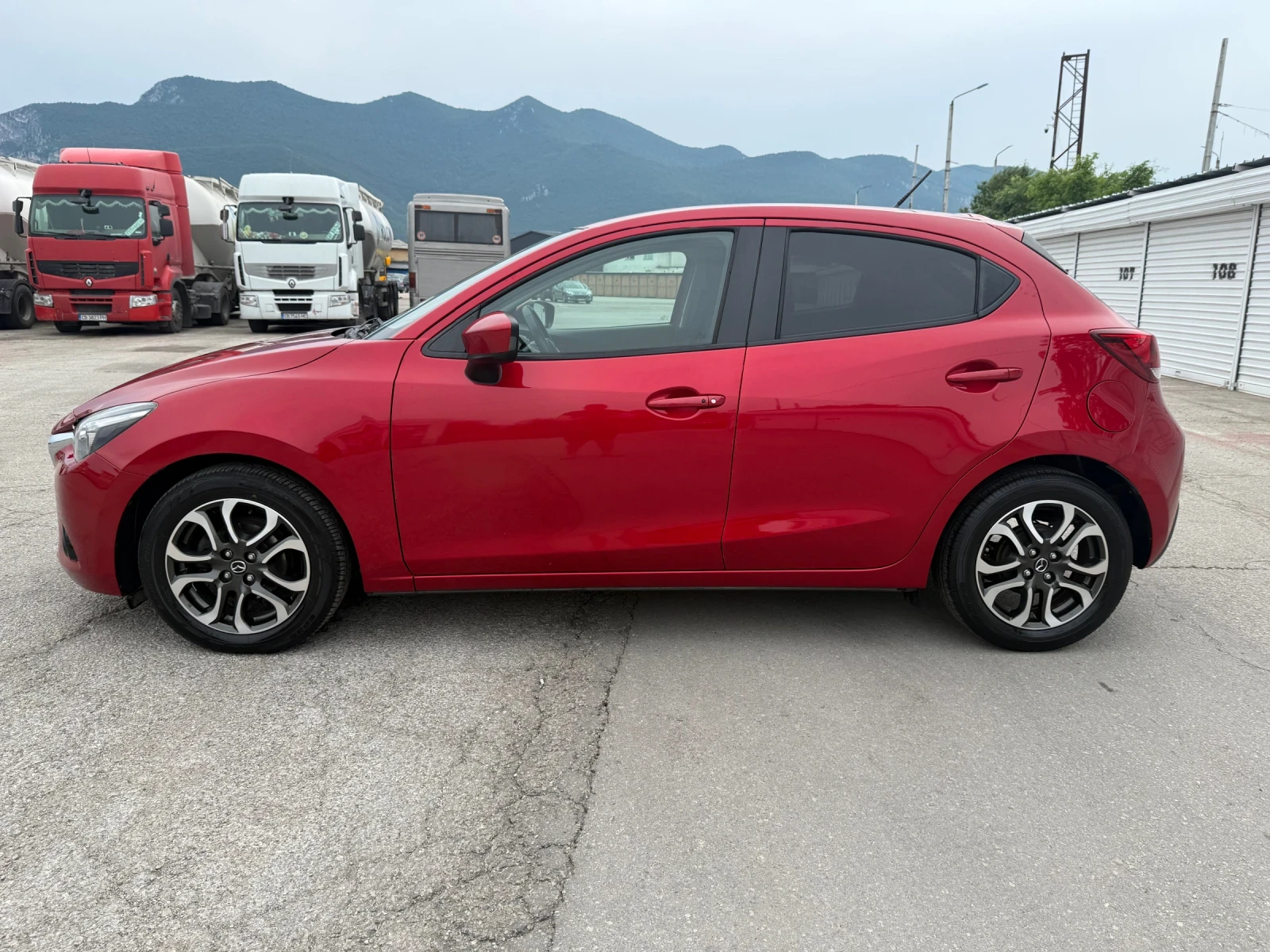 Mazda 2 1.5d 73000 km SKYACTIVE - изображение 4
