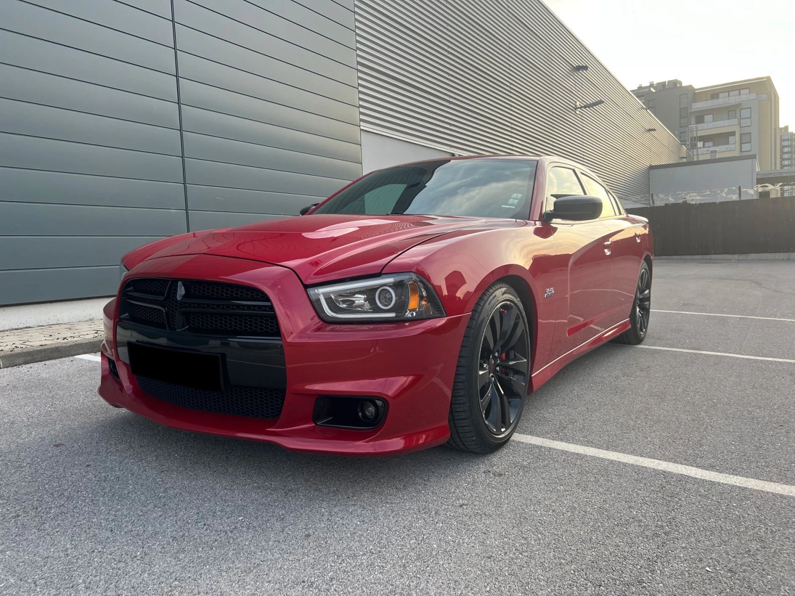 Dodge Charger 6, 4 V8 HEMI SRT8 - изображение 2