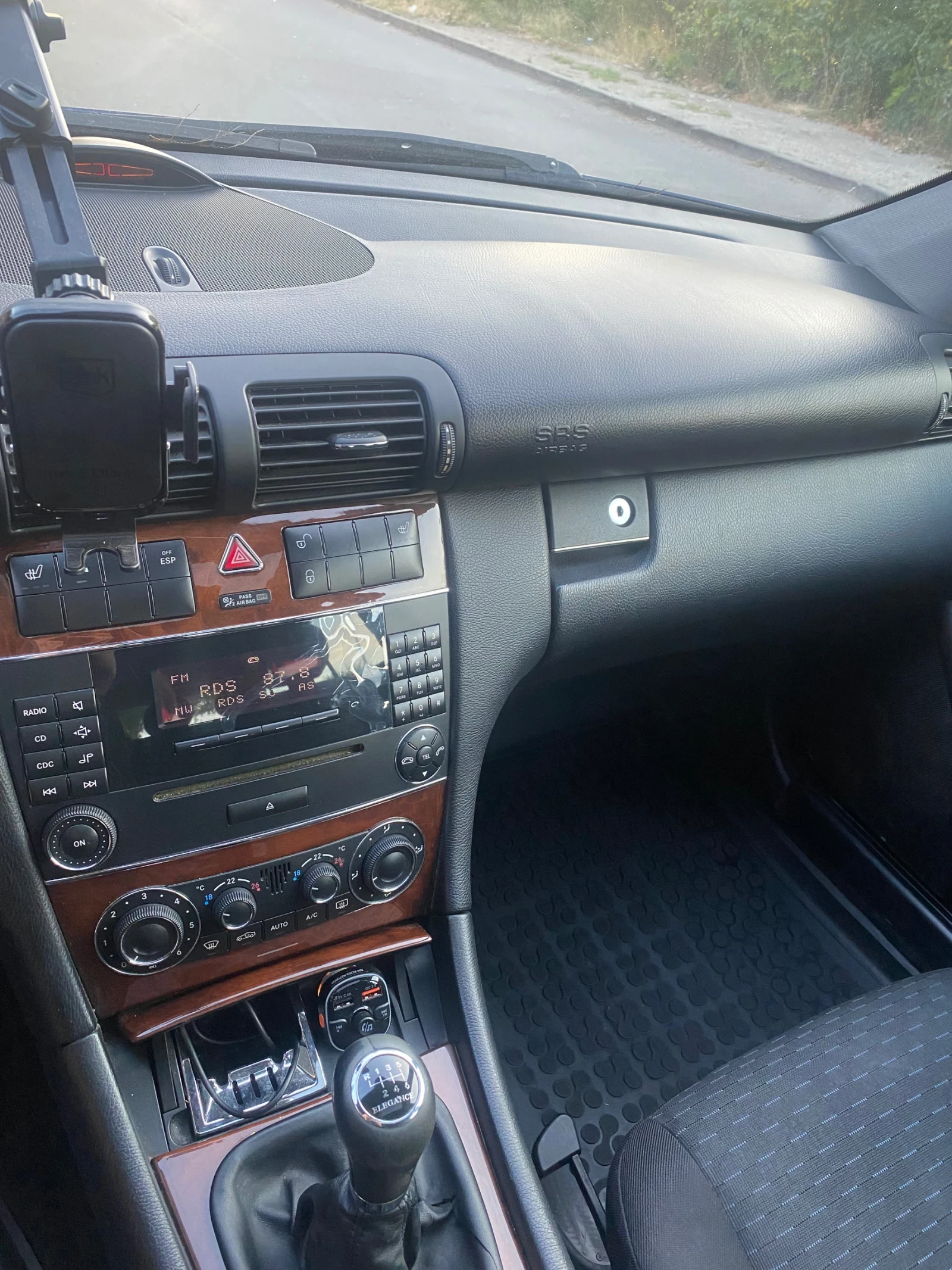 Mercedes-Benz C 220, снимка 8 - Автомобили и джипове - 53786091