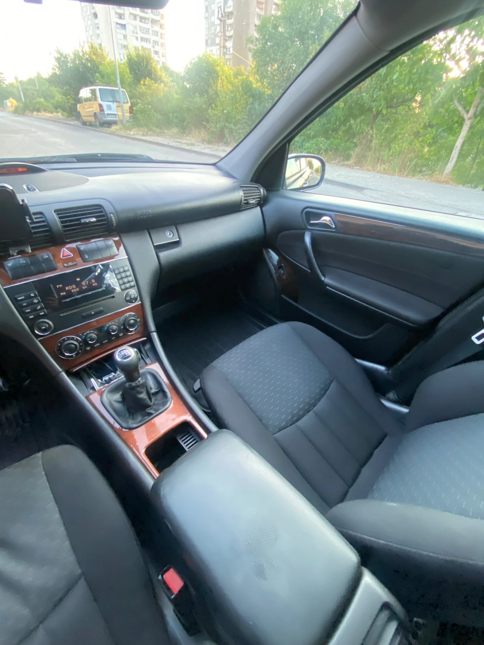 Mercedes-Benz C 220, снимка 7 - Автомобили и джипове - 53786091