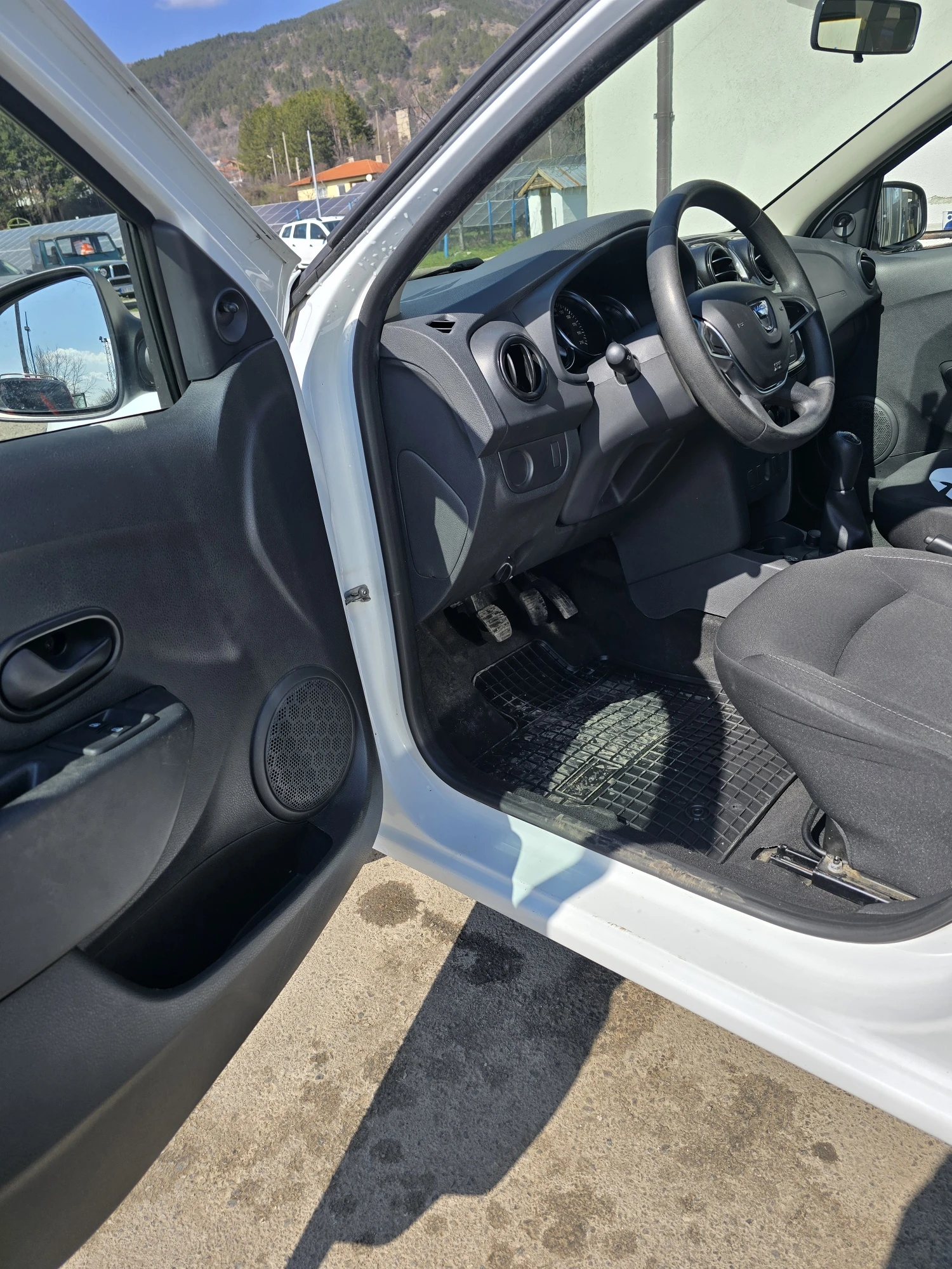 Dacia Sandero 1000i GPL, снимка 13 - Автомобили и джипове - 53866529