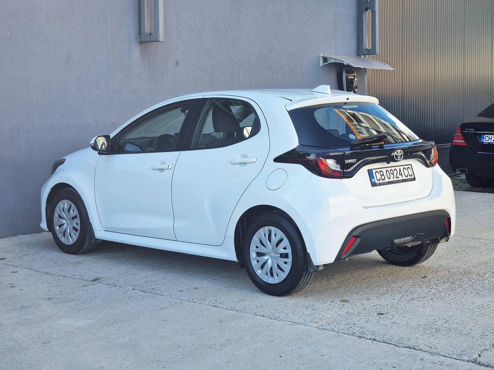 Toyota Yaris 1.5 41500km от България, снимка 6 - Автомобили и джипове - 54142873