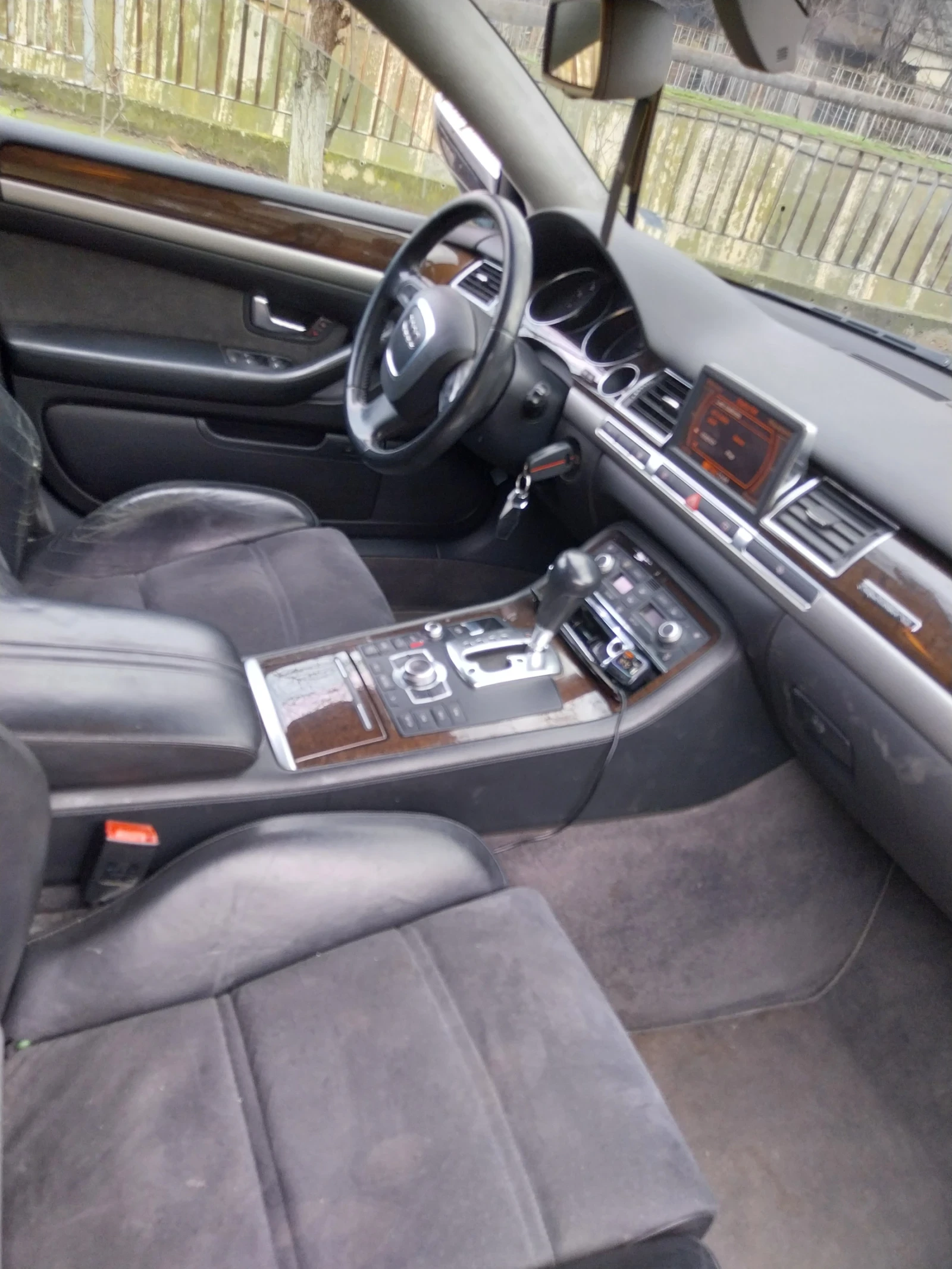 Audi A8 3.2 benzin много запазен , снимка 6 - Автомобили и джипове - 54142735