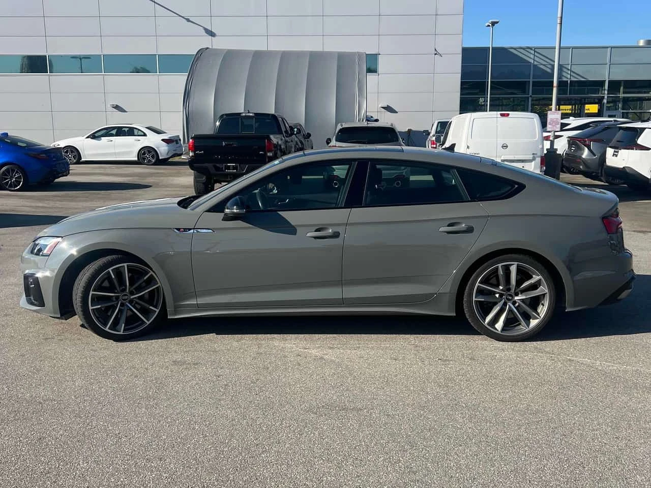 Audi A5 Progressiv/ПАНОРАМА/ДИСТРОНИК/360, снимка 3 - Автомобили и джипове - 54399404
