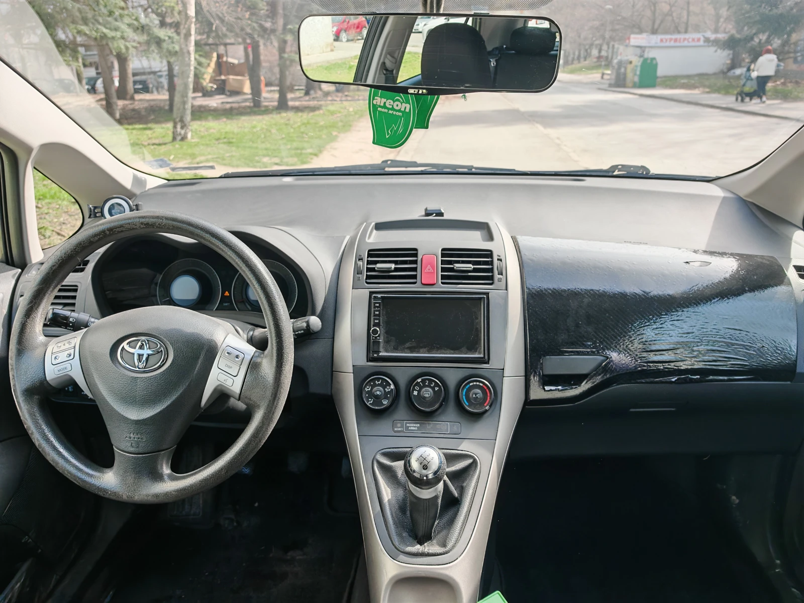 Toyota Auris 1.4, снимка 6 - Автомобили и джипове - 54814698