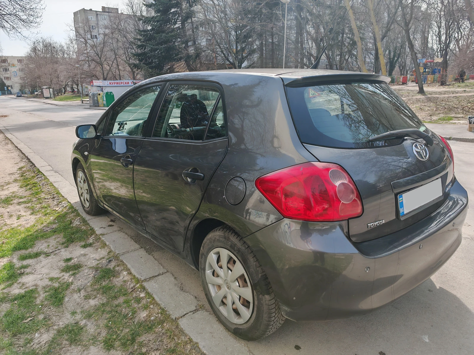 Toyota Auris 1.4, снимка 5 - Автомобили и джипове - 54814698