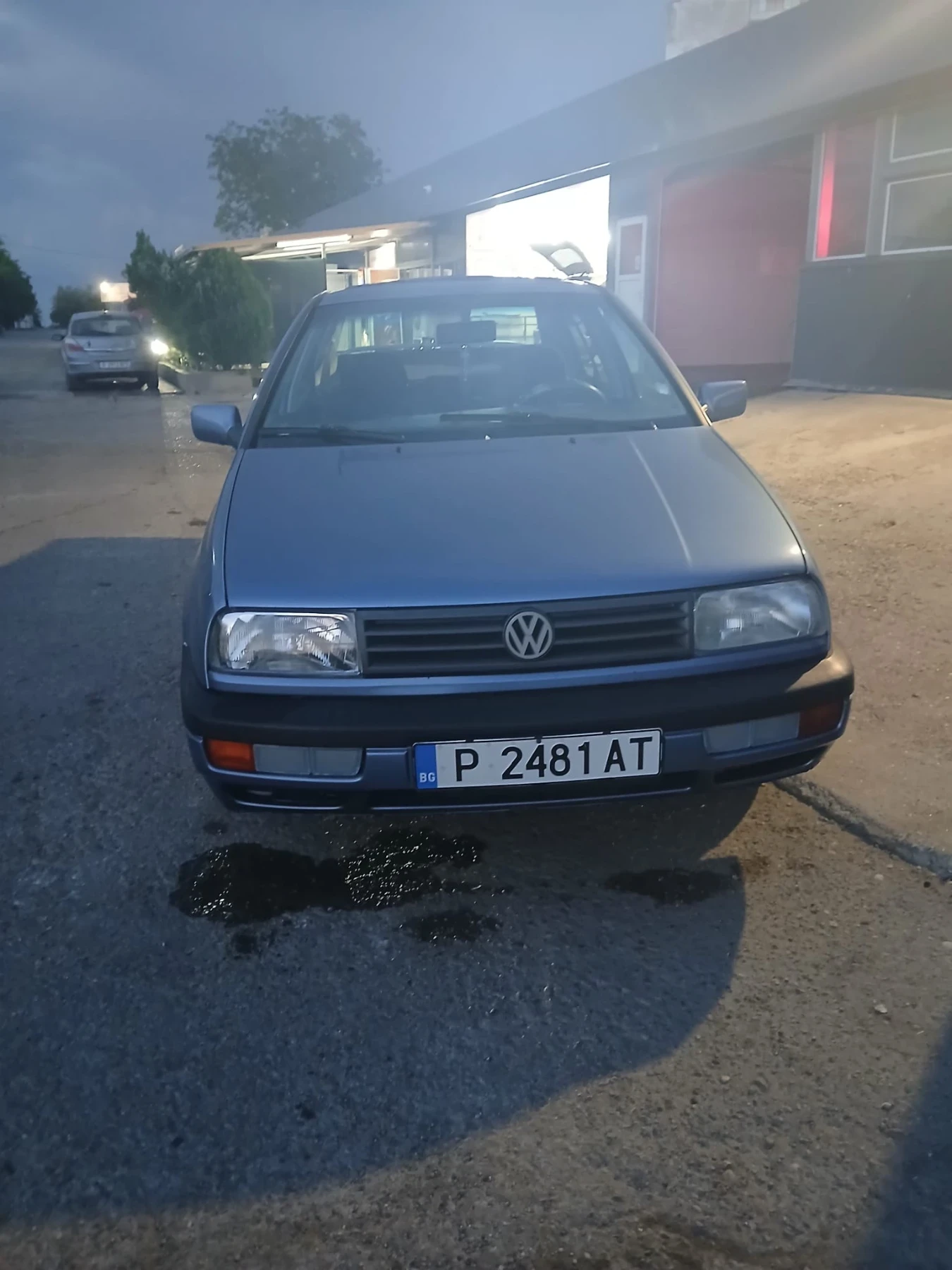 VW Vento, снимка 2 - Автомобили и джипове - 55160796