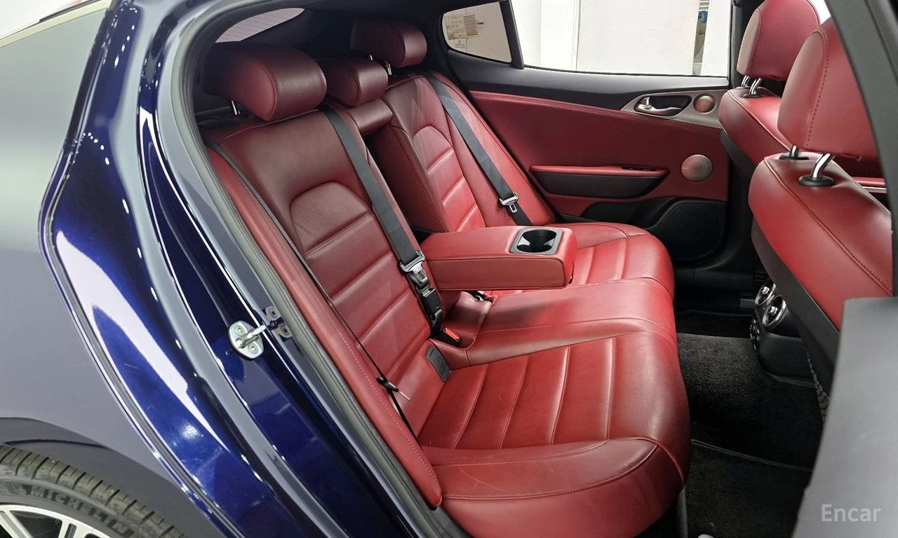 Kia Stinger 3.3 GT AWD* DISTRONIC* HARMAN KARDON* 360* HEAD-UP, снимка 15 - Автомобили и джипове - 55244621