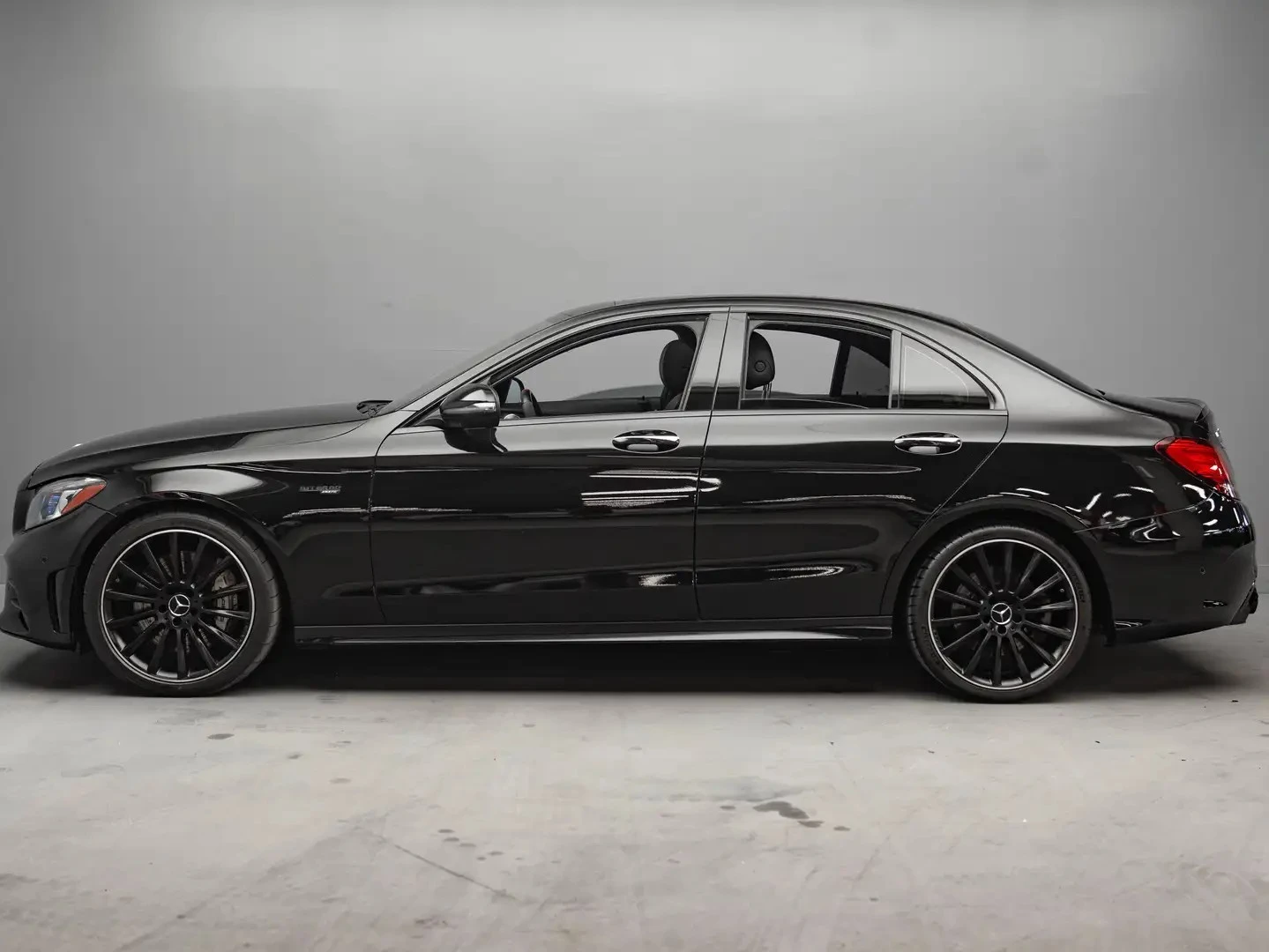 Mercedes-Benz C 43 AMG NIGHT PKG ЦЕНА ДО БЪЛГАРИЯ РЕГИСТРАЦИЯ АВТОКРЕДИТ, снимка 2 - Автомобили и джипове - 55331531