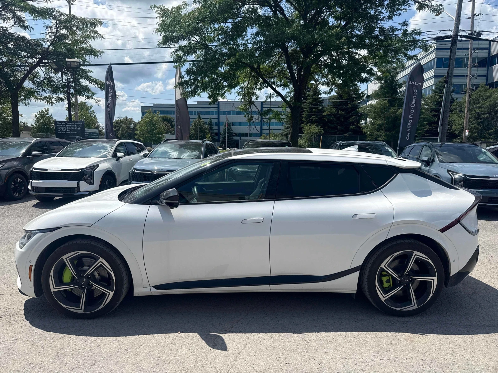 Kia EV6  GT / 360 / DISTRONIC / CARFAX / АВОТКРЕДИТ , снимка 2 - Автомобили и джипове - 55831042