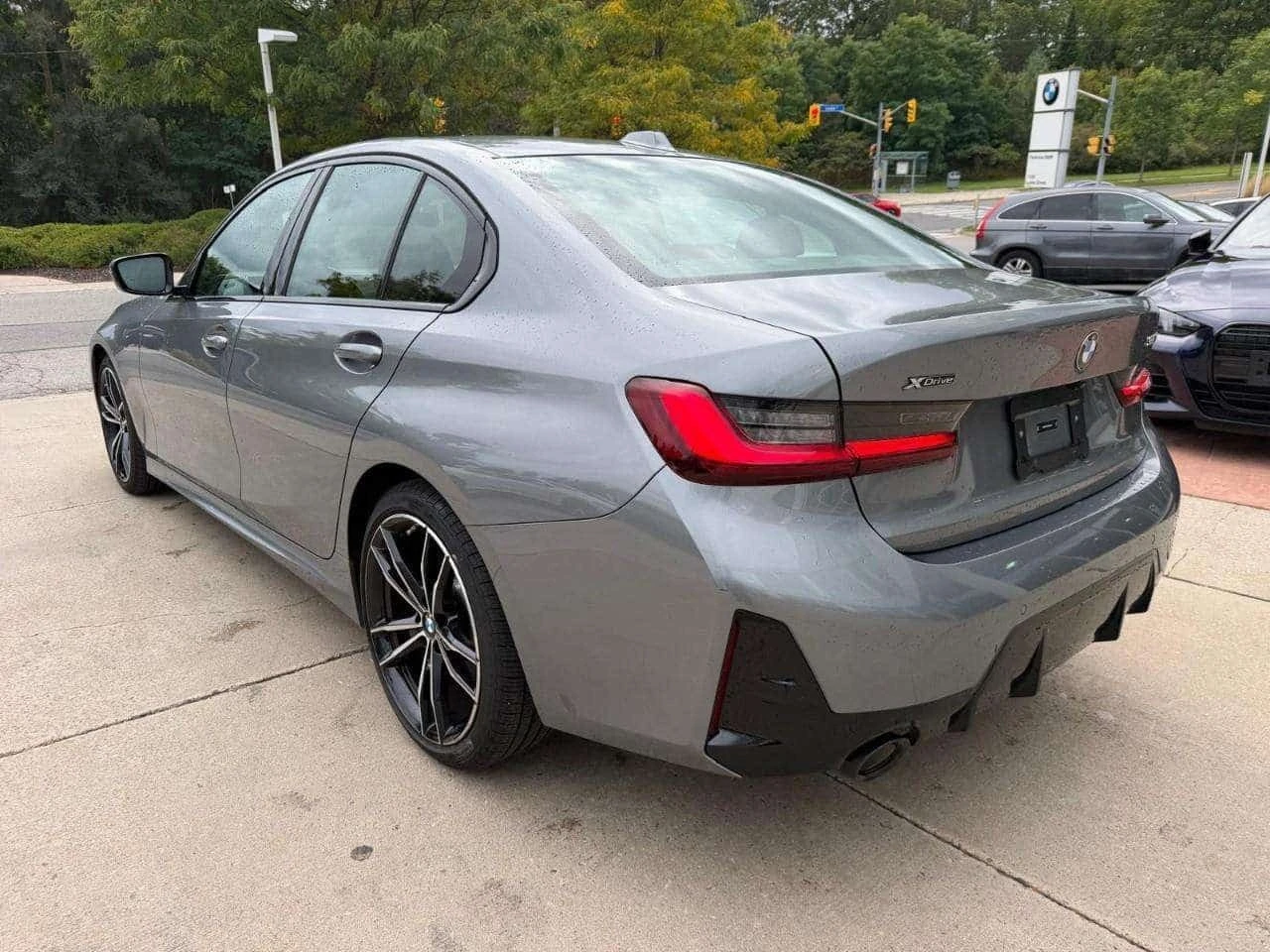 BMW 330 * АВТОКРЕДИТ * ГЛАВНО ПРЕДСТАВИТЕЛСТВО, снимка 4 - Автомобили и джипове - 56165135