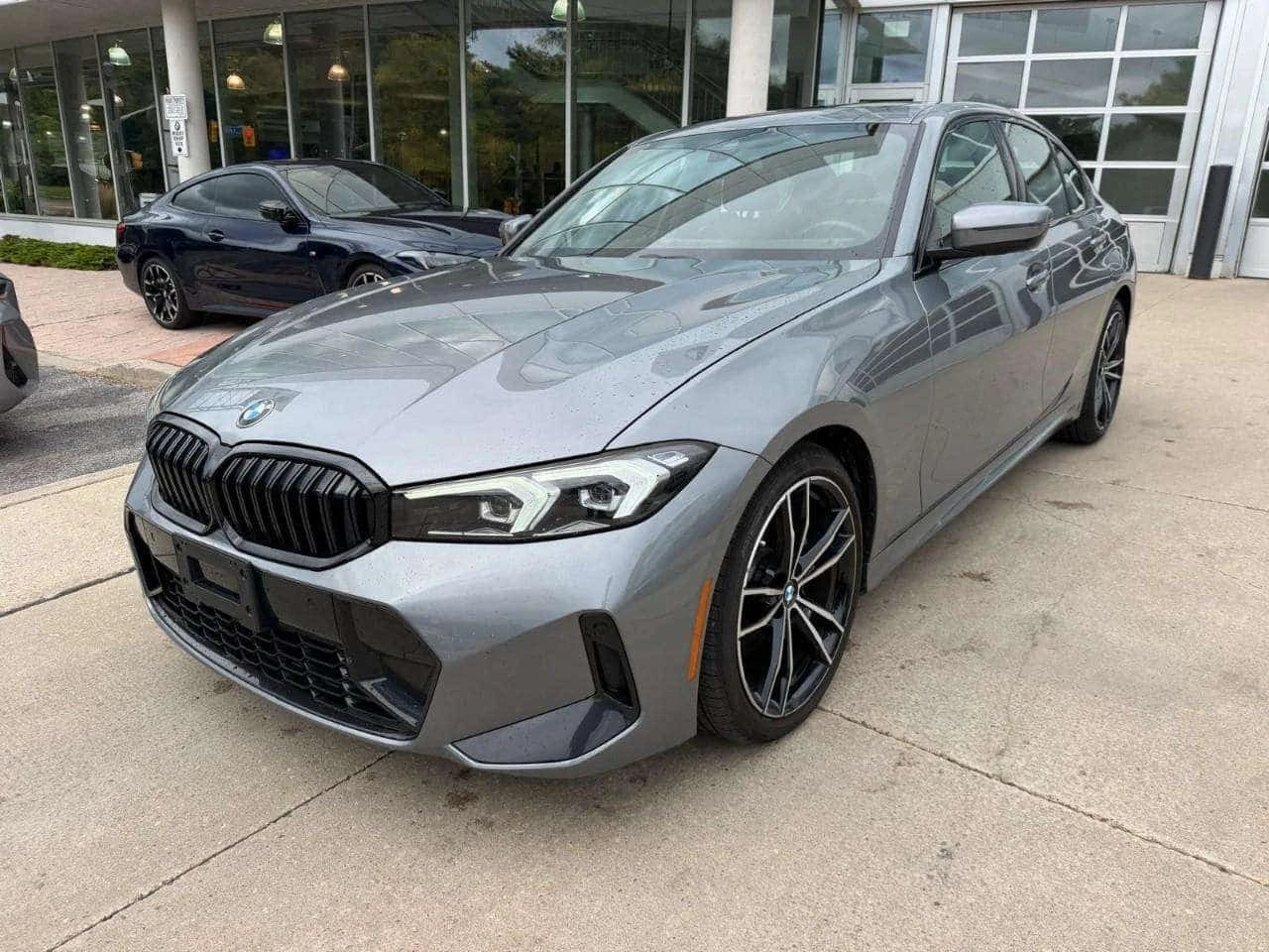 BMW 330 * АВТОКРЕДИТ * ГЛАВНО ПРЕДСТАВИТЕЛСТВО, снимка 3 - Автомобили и джипове - 56165135
