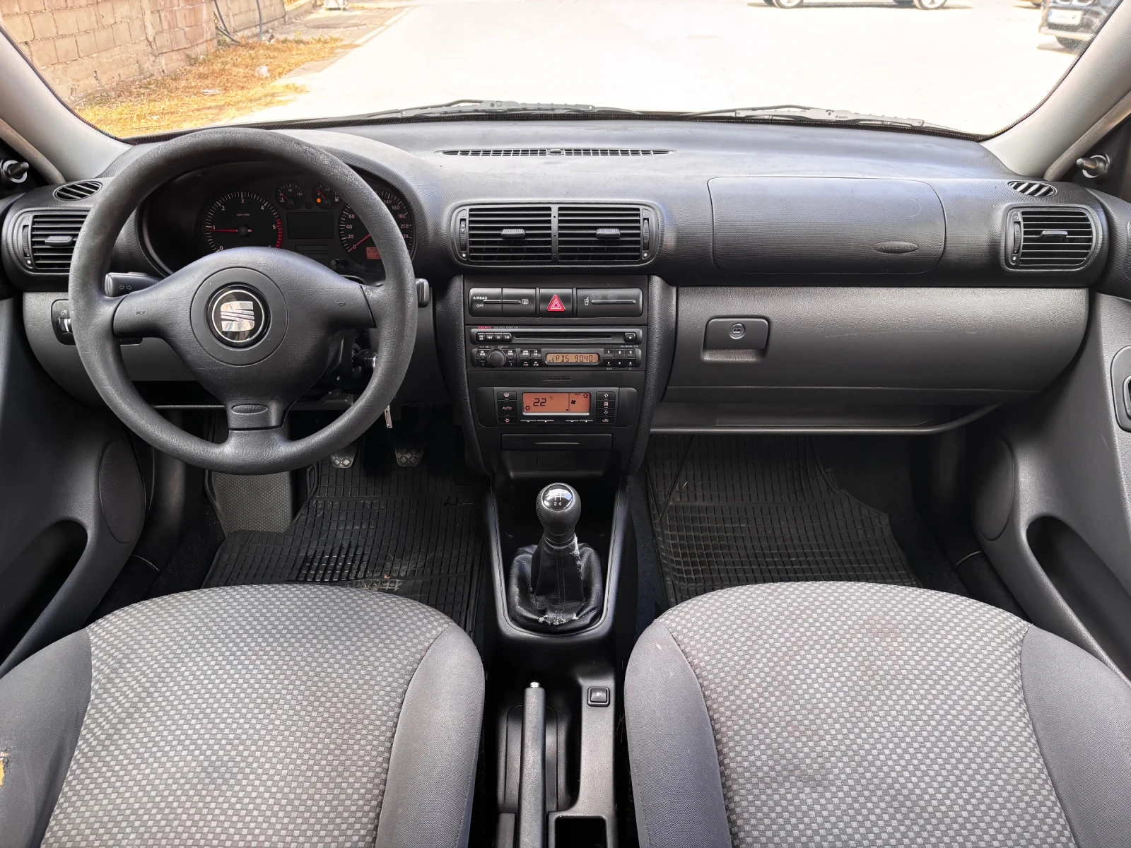 Seat Leon 1.9TDI 90кс Климатроник, снимка 9 - Автомобили и джипове - 56287862
