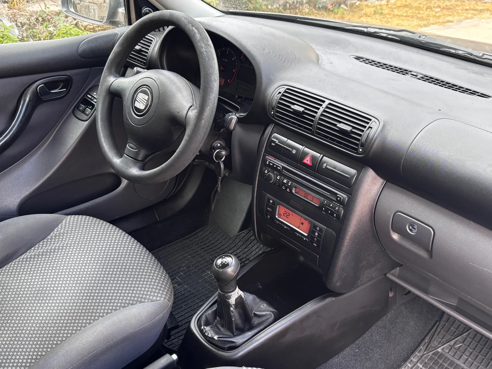 Seat Leon 1.9TDI 90кс Климатроник, снимка 11 - Автомобили и джипове - 56287862