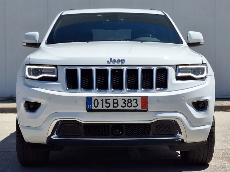 Jeep Grand cherokee 3.0 CRD* OVERLAND* ПЪЛНА СЕРВИЗНА  ИСТОРИЯ * 2 TV, снимка 1 - Автомобили и джипове - 46572778