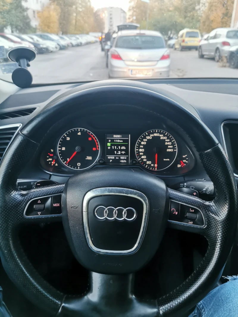 Audi Q5 2.0 tdi, снимка 11 - Автомобили и джипове - 47807803