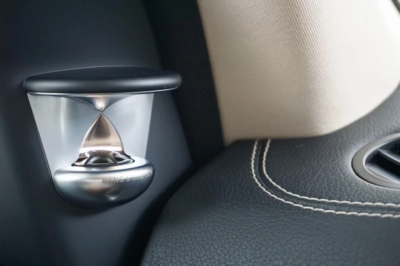 Mercedes-Benz GLE 400 4Matic/AMG-Pack/B&O/TV/360CAM/130D, снимка 14 - Автомобили и джипове - 51962010