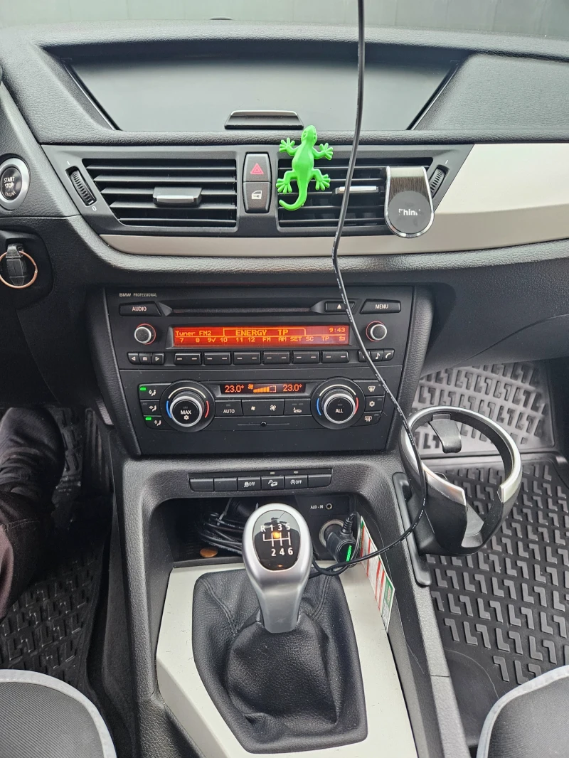 BMW X1 1.8 ТД, снимка 7 - Автомобили и джипове - 52555631