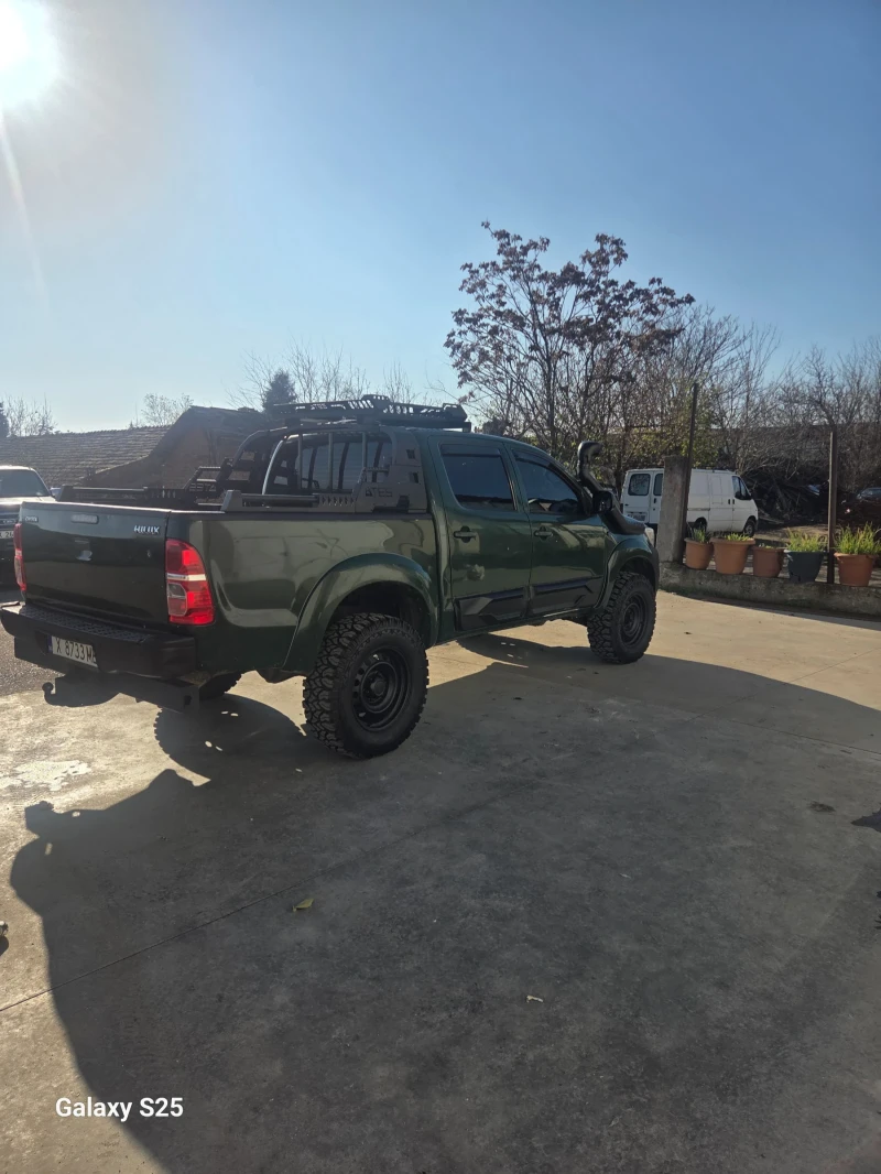 Toyota Hilux 2.5, снимка 6 - Автомобили и джипове - 52775938