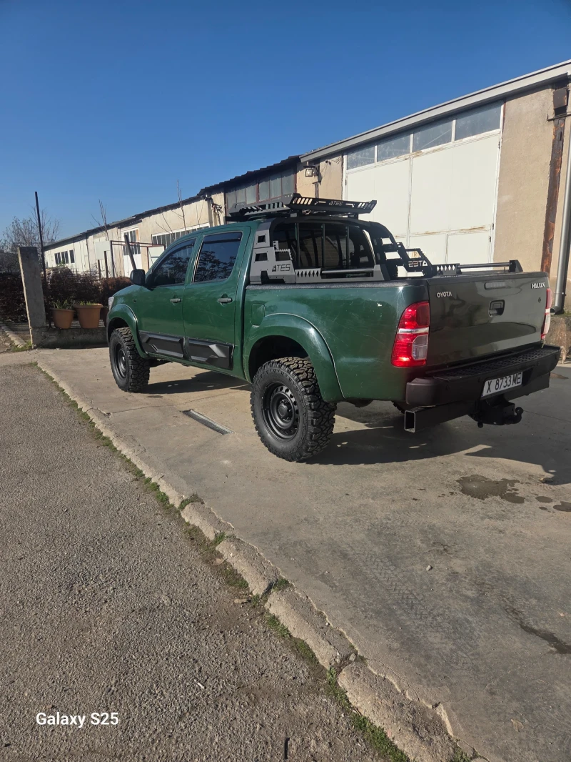 Toyota Hilux 2.5, снимка 7 - Автомобили и джипове - 52775938