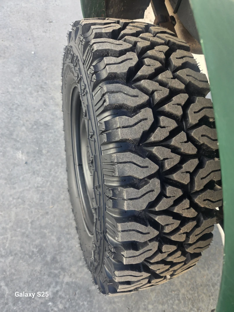 Toyota Hilux 2.5, снимка 3 - Автомобили и джипове - 52775938