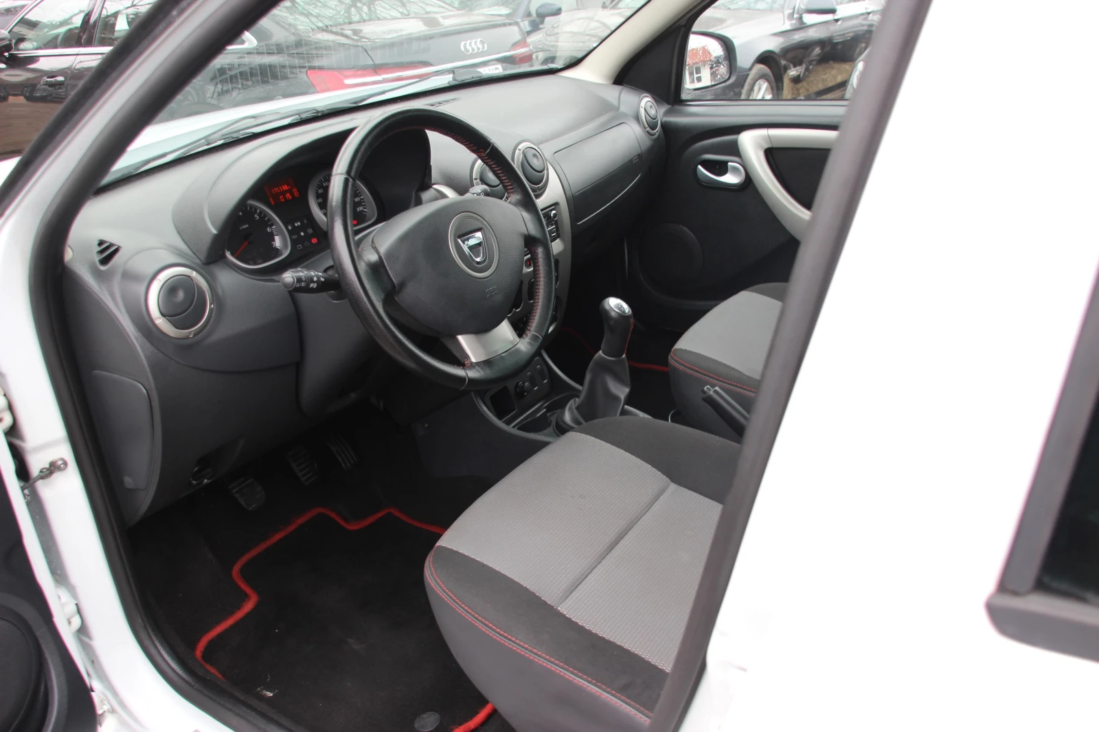 Dacia Duster 1.6 GPL DELSEY НОВ ВНОС   - изображение 9